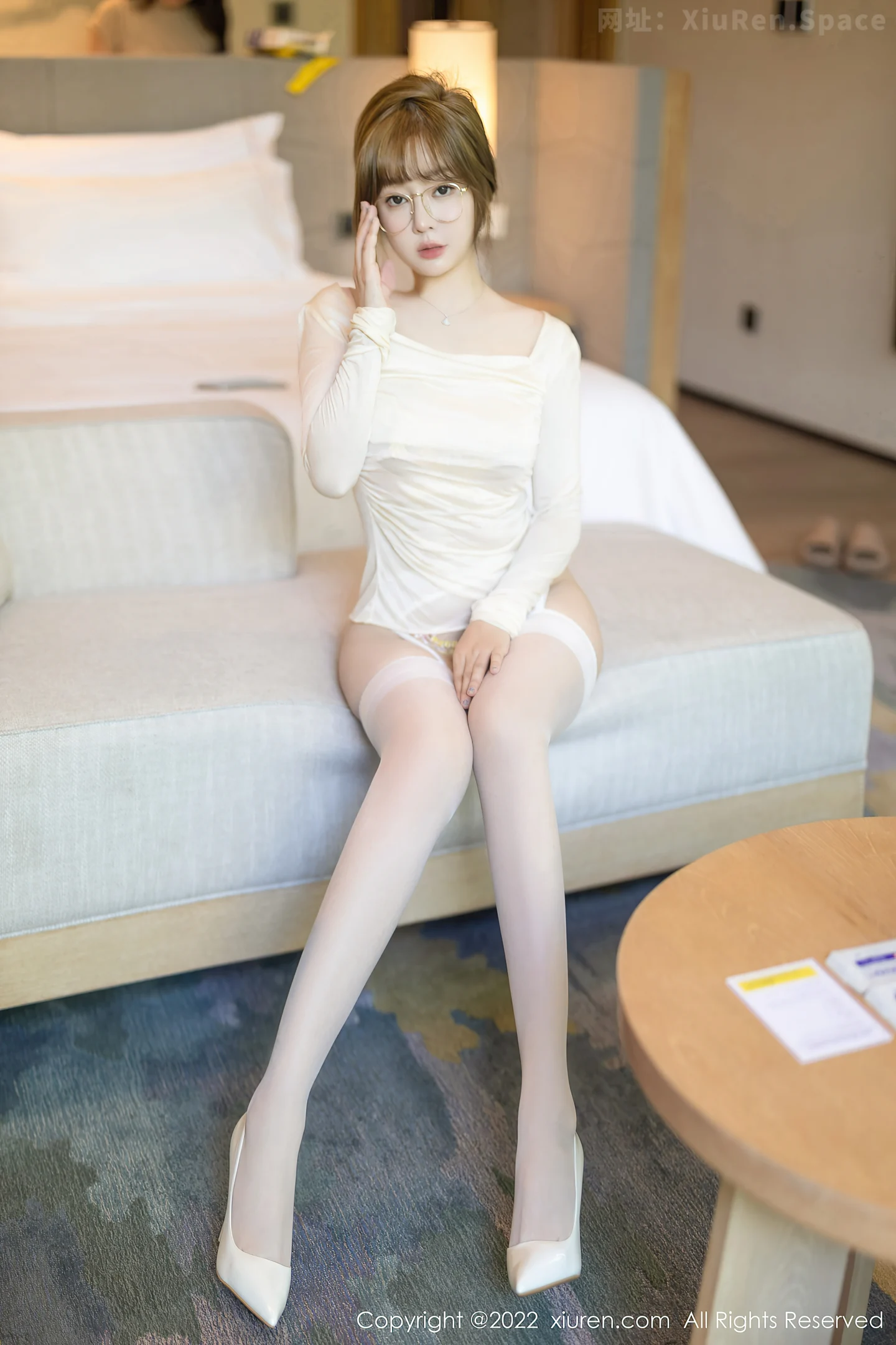 图片[6]-[XiuRen秀人网] VOL.5712 女神王雨纯私房性感白色服配白丝吊袜秀曼妙身材迷人诱惑写真57P-秀人网官方网站